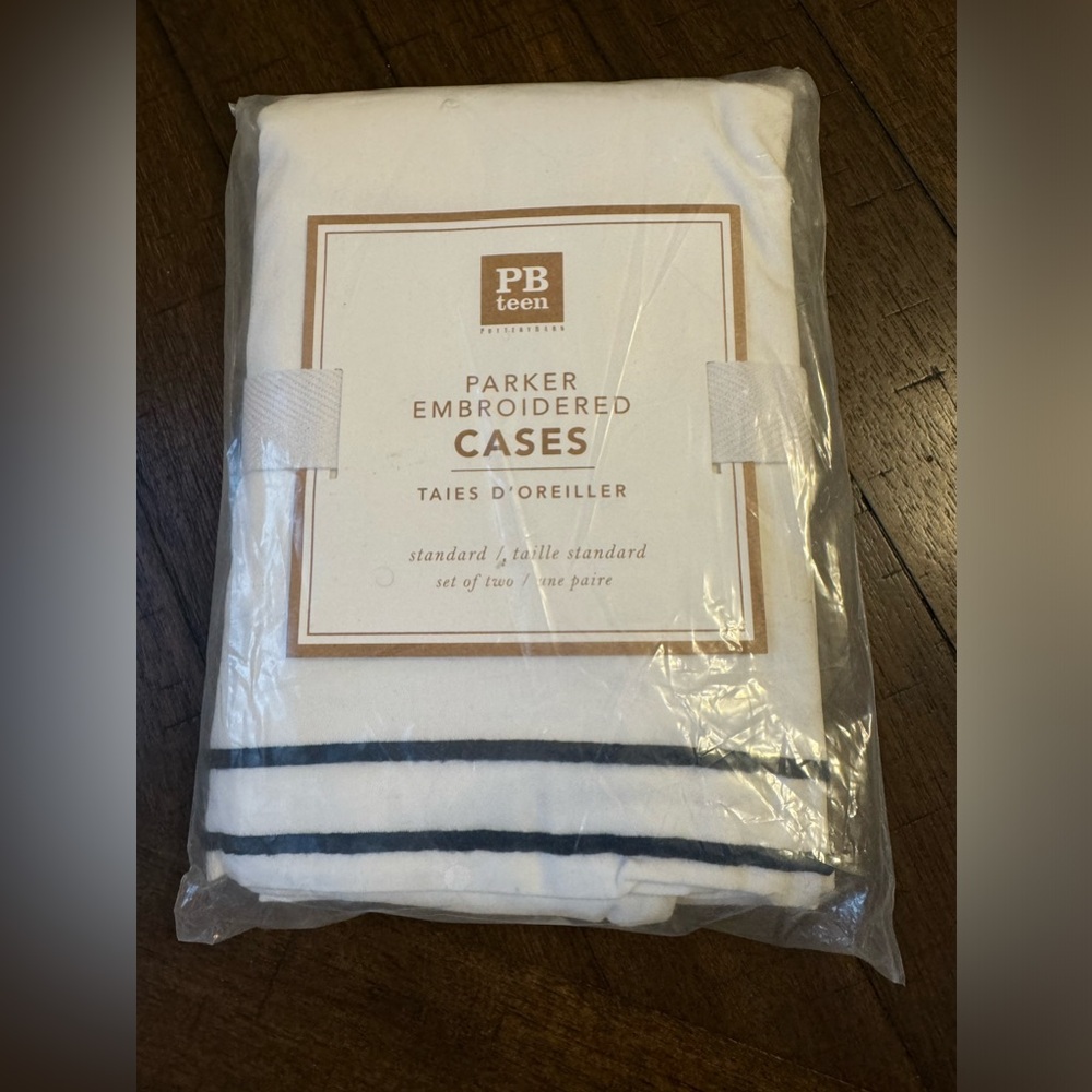 Pottery Barn Teen Parker Embroidered Blue Bedroom Pillow‎ Cases
